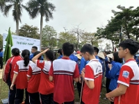 Ra quân ngày Thứ Bảy xanh - tổng vệ sinh ven hồ Ao Cá